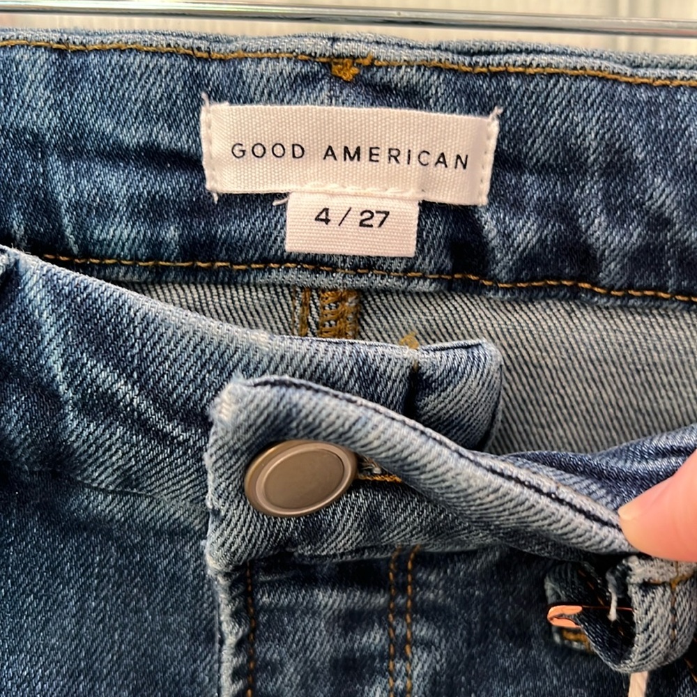 NEW GOOD AMERICAN GOOD LEGS STRAIGHT CROPPED DISTRESSED JEANS 27 (4) BLUE - Picture 4 of 11